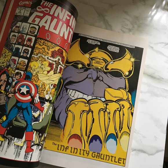 Infinity Gauntlet Paperback - Picture 3 of 5